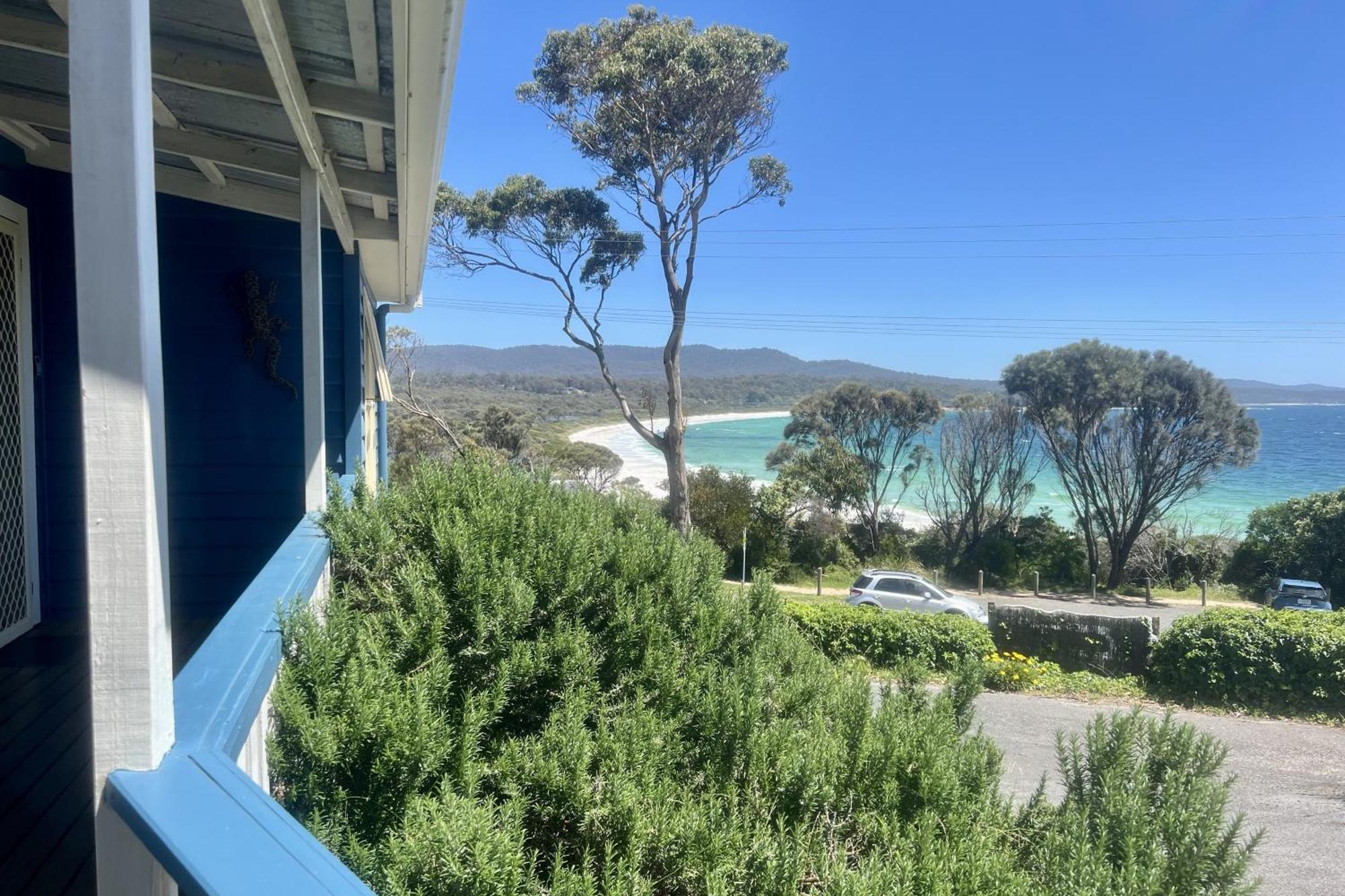 Binalong Beach Cottage Beachfront At Bay Of Fires Next To Restaurant Binalong Bay Exterior photo