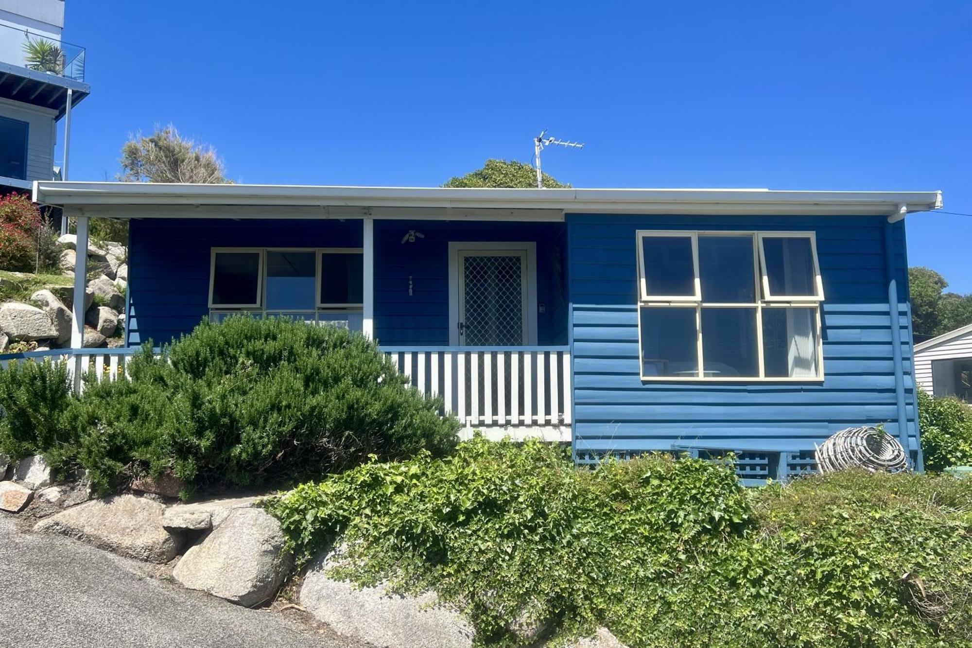 Binalong Beach Cottage Beachfront At Bay Of Fires Next To Restaurant Binalong Bay Exterior photo